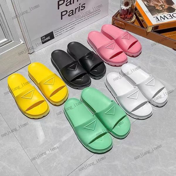 Designer Couple d'été Slippers Unisexe Sandals Plateforme Triangle Moulage intégré Moulage haut de gamme Men de parte