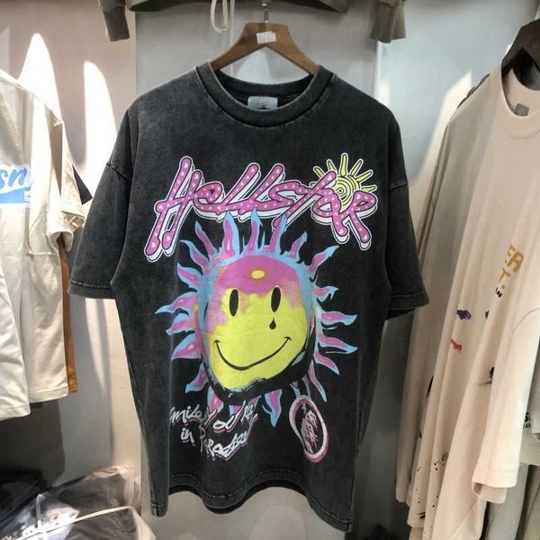 Diseñadora Marca de verano Marca de moda Hellstar Tees Tshirts Sun Smiling Face Preave Lave Old Round Neck Tell Sheet Street Haikyuu Short SL 8566