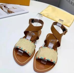 Designer Summer Outdoor Mode Sandale Brodée Femmes Sandales Haute Qualité Fond Plat Sandale Croix Laçage Tongs En Cuir
