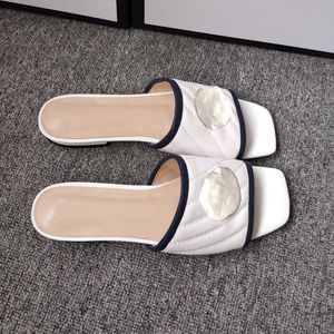 Designer sandales d'été en cuir nouvelle mode fond plat chaussures pour femmes porter des pantoufles mode mode femmes paresseux confortables chaussures plates