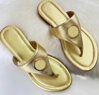 Designer Summer Slippers New Style Flat Bottom Womens tongs tongs flip-flop loisir Couleur solide Sandales en cuir en cuir