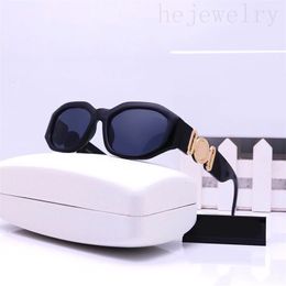 Designer Sun Glazen man Luxe bril Elegant Street Shopping Occhiali Portable Travel Black Wit Grote Plastic Fashion Sunglasses Women PJ008 E4