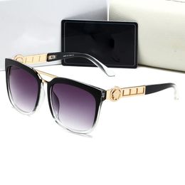 Diseñador Sunglass Mujeres Hombres Gafas de sol Hollow Out Design Polarized Sun glass Goggle Adumbral 5 Opción de color Anteojos