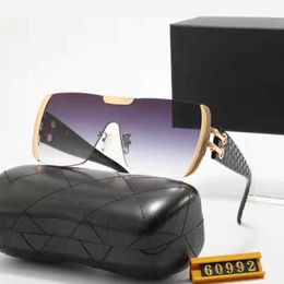 Lunettes de soleil de créateurs 10% de réduction sur les lunettes de soleil de nouveau créatrice de luxe pour hommes et femmes 20% de réduction sur les lunettes de voyage de rue extérieure à l'étranger P60992