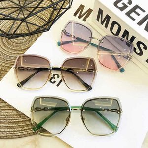 Lunettes de soleil de créateurs 10% de réduction sur les lunettes de soleil pour hommes et femmes de luxe pour hommes et femmes pour les verres polygonaux à bord en cristal sans cadre.