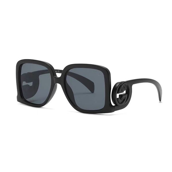 Gafas de sol de diseñador Gafas de marca Sombras al aire libre PC Farme Moda Clásico GÓTICO Damas Gafas de sol de lujo Espejos para mujeres