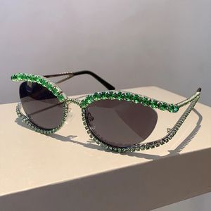 Designer zonnebril Cat Eye zonnebril voor dames Stijlvolle vintage strass ovale tinten Ins Trendy luxe design damesbril