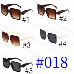 Designer zonnebril Klassieke brillen Bril Outdoor strandzonnebril voor man Vrouw Optioneel Driehoekige handtekening Occchiali da Sole Uomo