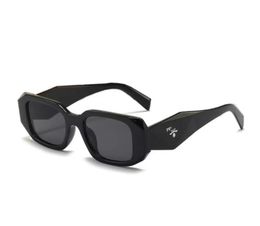 Gafas de sol de diseñador Gafas clásicas Gafas de sol de playa al aire libre para hombre Mujer Mezcla 12 colores Opcional Firma triangular AA