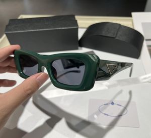 Lunettes de soleil designer Classic Eyeglass Goggle Outdoor Beach Sun Glasses For Man Woman Mix Couleur en option Triangulaire Signature Box89391664