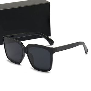 Designer zonnebril Klassieke brillen Goggle Outdoor strandzonnebril voor man en vrouw Optioneel Driehoekige handtekening met doos