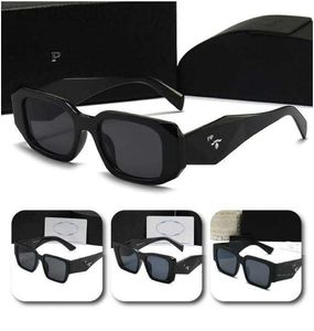 Lunettes de soleil designer Classic Eyeglass Goggle Outdoor Beach Sun for Man Woman Mix Couleur en option Signature triangulaire 01