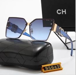 Designer zonnebrillen Designer Ovaal frame Luxe zonnebril Dames Anti-straling UV400 Persoonlijkheidsbril Plaatalgebied Algebra koopje Leesglazen Designer vrouw