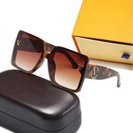 Designer lunettes de soleil mode été plage lunettes plein cadre lettre rectangle conception pour homme femme 8 en option haute qualité V6152
