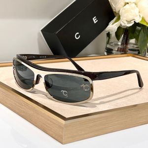 Lunettes de soleil designer pour la personnalité de l'homme Hommes populaires Goggle Femmes Fixes Cadre des lunettes de soleil en métal vintage avec boîte Très beau cadeau