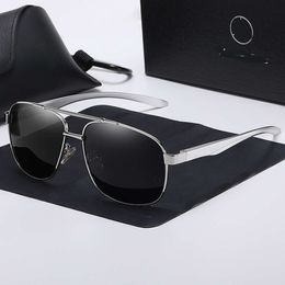 Designer zonnebrillen voor heren en dames Heren spiegelgepolariseerde modieuze groot frame metalen rij- en reiszonnebril