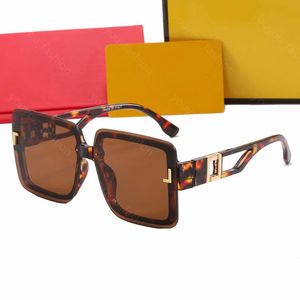 Designer zonnebril voor heren Mode F zonnebril Luxe gouden letters Pilot Klassieke zonnebril voor dames Brillen Hol frame Polaroid lens met doos Hot -7