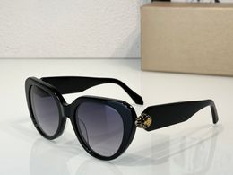 Designer zonnebril voor mannen Women 5003 Speciale mode avant-garde brilstijl Anti-ultraviolet populariteit Acetaatdriehoek Volledige kader Glazen willekeurige doos