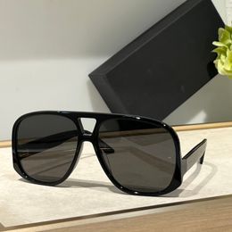 Gafas de sol de diseñador para hombres Mujeres 652 Fashion Square Square Avant-Garde Goggles Estilo Anti-ultravioleta Popularidad Acetato Grandes lentes de cuadro completo Caja aleatoria