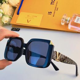 Gafas de sol de diseñador para mujer Gafas clásicas Goggle Gafas de sol de playa al aire libre para hombre Color de la mezcla Opcional con caja Tendencia de luz polarizada