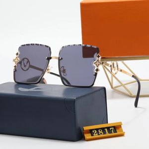 Lunettes de soleil de designer pour femmes Lunettes de soleil de luxe pour hommes Coupe d'onde de lentille sans cadre Marque Rétro Lunettes de mode polarisées de haute qualité 7 couleurs en option avec étui