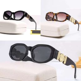 Designer zonnebril voor vrouwen mannen Designer Goggle Beach Sun Glazen retro kleine frame luxe ontwerp UV400 met doos