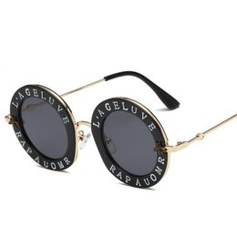Gafas de sol de diseñador para mujer, moda para hombre, gafas de abeja pequeña, patrón de letras, gafas de sol redondas Retro Vintage 2502