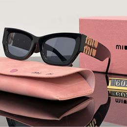 Designer zonnebrillen voor dames Heren Miu zonnebrillen Mode Buitensporten UV400 Reizen Rijden Zonnebrillen Stijl Brillen Unisex Goggles Hoge kwaliteit zonnebrillen