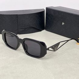 Gafas de sol de diseñador para mujer Gafas de sol para hombre Triángulos con marco de metal clásico Anteojos Gafas Playa al aire libre para hombre Color de mezcla Luz polarizada