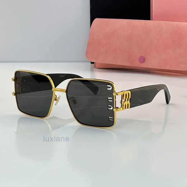 Lunettes de soleil designer pour femmes Lunes Mui Luxury Luxury Unique Charme Unique Pièces de mode Grands Lunettes Salouilles Sallet