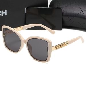 Designer zonnebrillen voor dames Zonnebrillen en heren Fashion Model Special UV 400 Protection Letter Big Leg Double Beam Frame Outdoor Merken Design Eyewear 0772