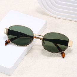 Designer zonnebrillen voor dames zonnebrillen Triomphe dameszonnebril hetzelfde als Lisa Street Photo Metal full frame ovale runway zonnebril zonnebrillen bruine koffer geschenkdoos