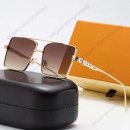 Lunettes de soleil design Version coréenne de la nouvelle mode lunettes de soleil à la mode en métal grand cadre carré hommes et femmes anti-éblouissement haut de gamme