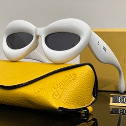 Designer Zonnebril Luxe voor vrouwen brillen Beschermende bril Round Frames Designer Gepersonaliseerde zonnebril Drijven Travel Beach Drags Sunglasses Case
