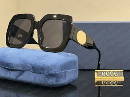 6006S 008 54mm Oversized Vierkante Zwarte Vrouwen Zonnebril Nieuw met tags doos Gemengde kleur Glitter Gradiënt Oversized Vierkante Zonnebril