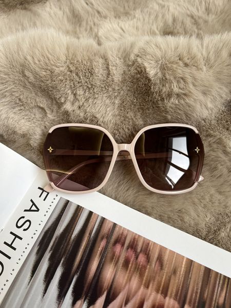 Lunettes de soleil design homme lunettes de mode classiques lunettes de soleil de plage en plein air femmes lunettes de soleil de luxe hommes avec boîte lunettes de soleil HD trèfle à quatre feuilles grand cadre