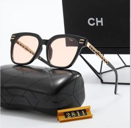 Gafas de sol de diseñador para hombres lentes de marco completo de marco completo UV400 Gafas de moda para mujeres Impresión de lujo de gran tamaño para decline agosto enfermo sobresaliente