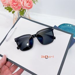 Lunettes de soleil de créateurs Hommes Femmes Lunettes de soleil UV400 ont une fonction polarisante Cadre de mode Lunettes de luxe de haute qualité avec sac de boîte