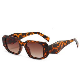 Gafas de sol de diseñador Nuevas gafas de sol con caja de celebridades de Internet para hombres y mujeres, gafas de sol de Instagram de moda callejera para hombres y mujeres PI2A
