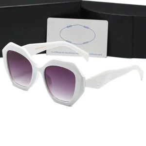 Gafas de sol de diseñador Sombras al aire libre Fashion Gafas Sun Gafas for Women Luxury Eyewear Mix Color Triangular Triangular Gafas para el Sol de Mujer