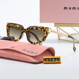 Gafas de sol de diseño protección gafas de moda mesa gafas MM para mujeres adecuadas para todos los jóvenes usan gafas de sol de diseñador mujeres con caja