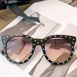 Gafas de sol de diseñador SL52 para hombre o para mujer súper clásico estilo punk 65 remaches moda y elegantes gafas de explosión marco negro protección UV400 de primera calidad