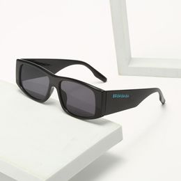 Gafas de sol de diseño Gafas de sol de montura pequeña Gafas Street T-table Protección contra la radiación uv400 Las gafas de sol de playa al aire libre son muy populares entre los jóvenes