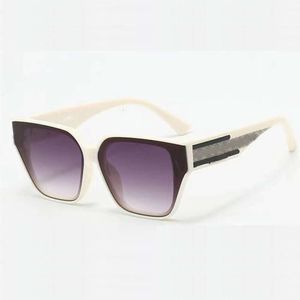 Lunettes de soleil designer Men de soleil pour femmes Lunes UV400 Fashion Protection Casual Eyeglass Gift Sun Travel Beach