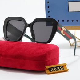 Gafas de sol de diseñador Mujer marca de lujo hombres gafas de sol ggities gafas de sol clásicas que conducen viajes moda retro sol fábrica de vidrio gafas G gafas anti UV