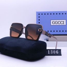 Lunettes de soleil designer Fashion Fashion GGCC GGCC Brand Advanced PC Frame Advanced PC Luxury Sunglasses Série 9Colors, Box Facultatif et Color Les gens lisent des livres de temple dans la bibliothèque