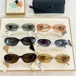 Lunettes de soleil de créateur pour femmes, monture circulaire à la mode, verres luxueux à changement de couleur, verres décoratifs de couleur claire avec chaînes et boîtes VPR62WS