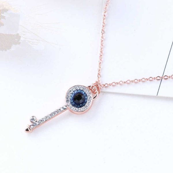 Designer Swarovski Collier Swarovski Vente chaude Devil's Eye Key Femmes Tempérament Minimaliste Or Rose Bleu Eye Pendentif Collier ChaincAAA