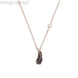 Designer swarovskis bijoux shi jia 1 1 modèle d'origine petit collier de plumes noires claires