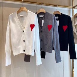 Designer Sweater Love Heart Borduurwerk Vrouw Liefhebber Cardigan Gebreide Crew Neck High Neck Dames Fashion Letter Wit Zwart Long Sleeve kleding Cardigan shirt